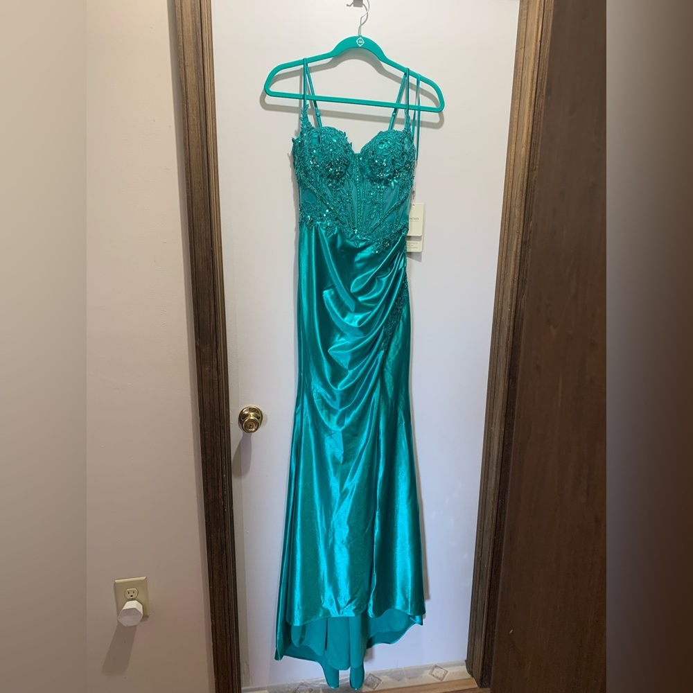 New with tags!! Stacees Elegant Teal prom dress